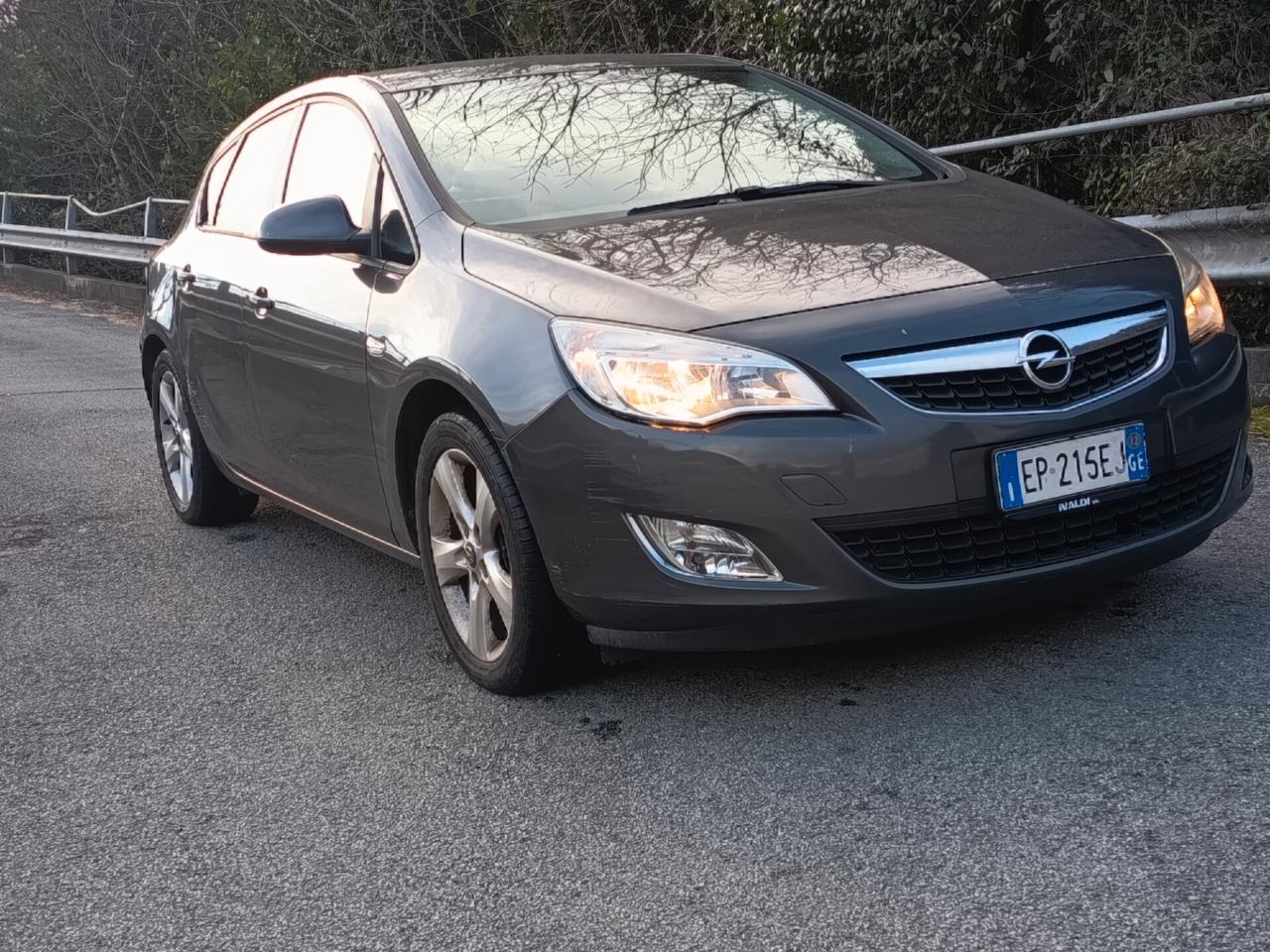 Opel Astra 1.7 CDTI 110CV EcoFLEX S&S 5 porte Cosmo
