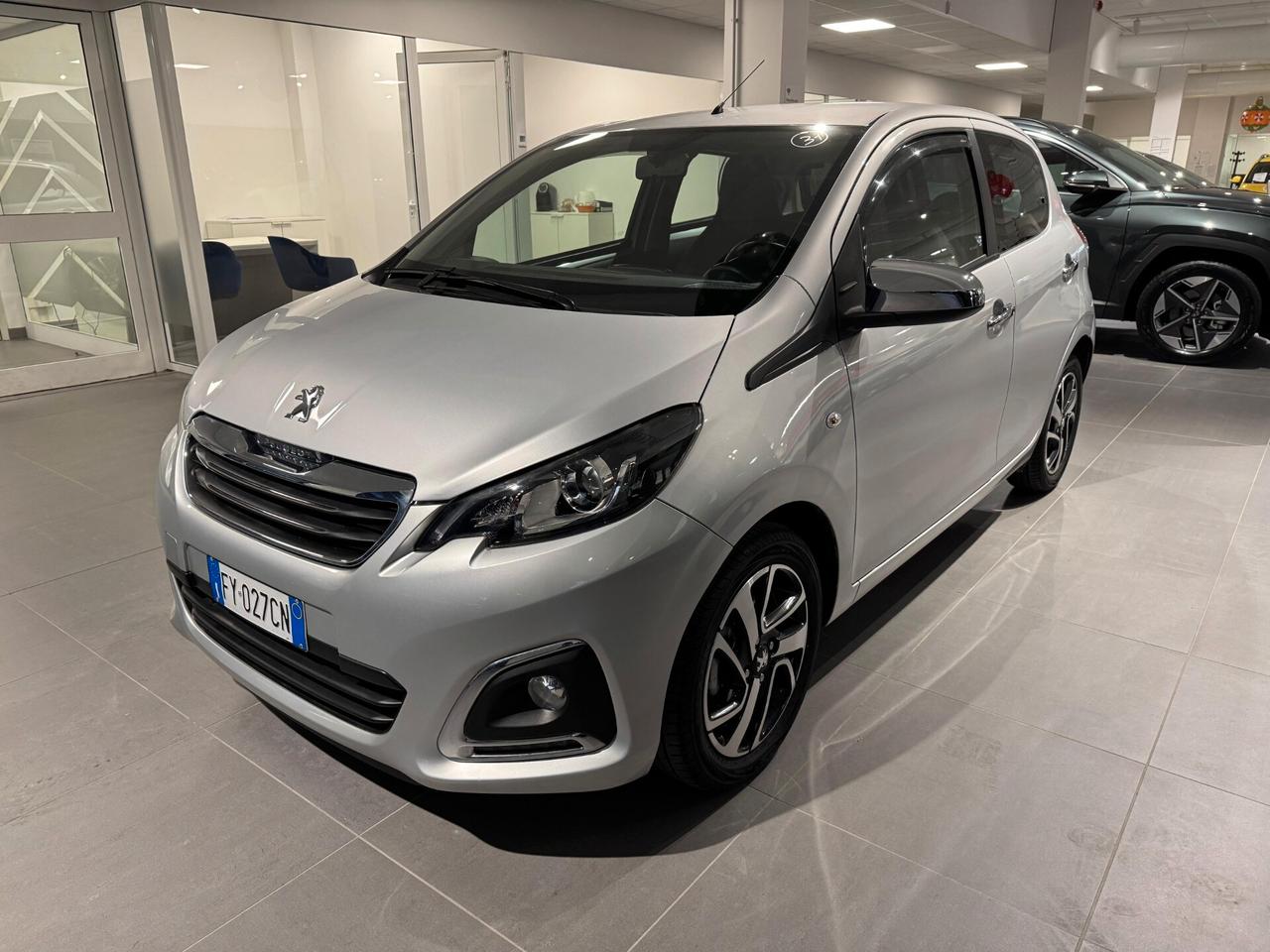 PEUGEOT 108 VTi 72 5 porte Allure