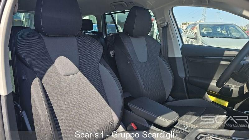 Skoda Octavia 2.0 TDI 150 CV DSG Wagon Executive con FARI MATRIX E CERCHI D 18