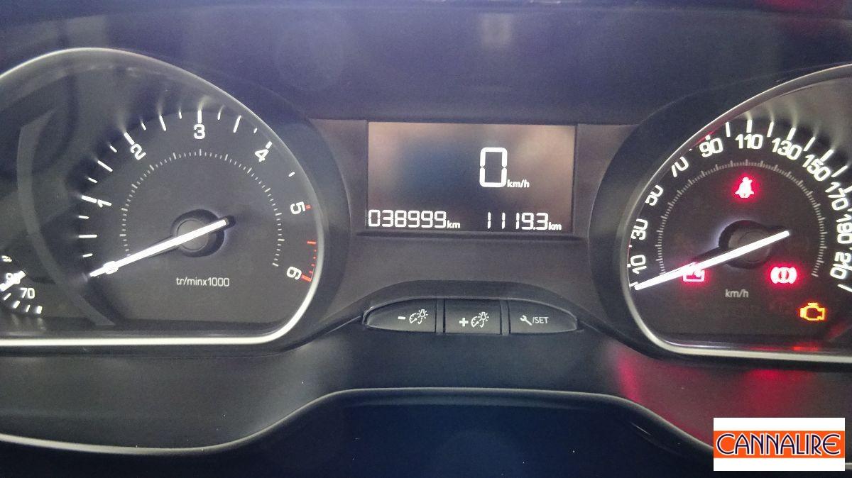 PEUGEOT - 2008 - PureTech 82 S&S Signature