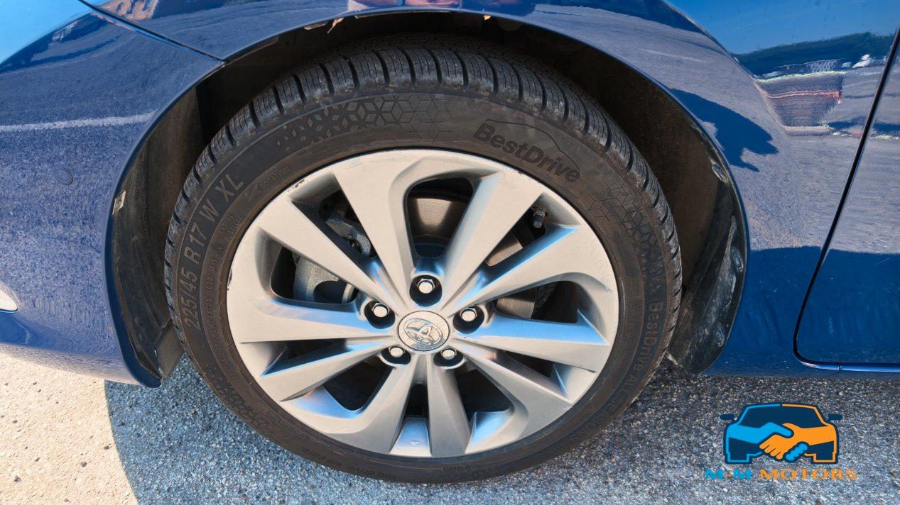 Toyota Auris 5 Porte Auris 1.8h Lounge cvt