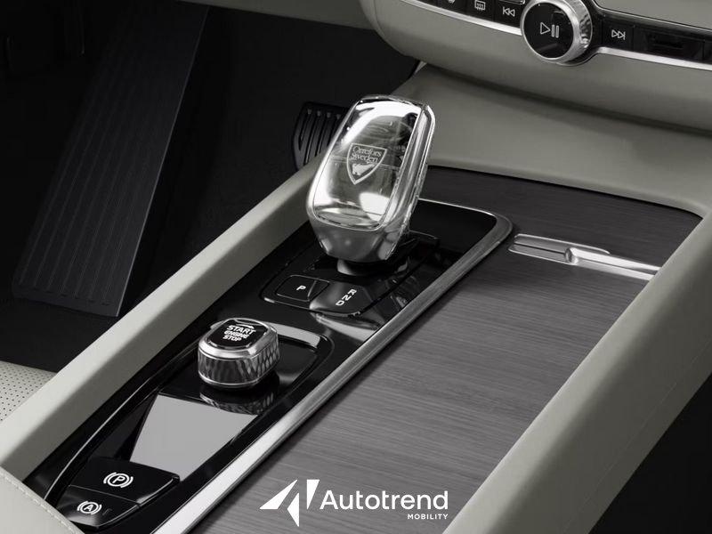 Volvo XC60 T6 253+145 CV AWD Plug-in Hybrid Automatica Recharge Ultimate Dark Pronta Consegna