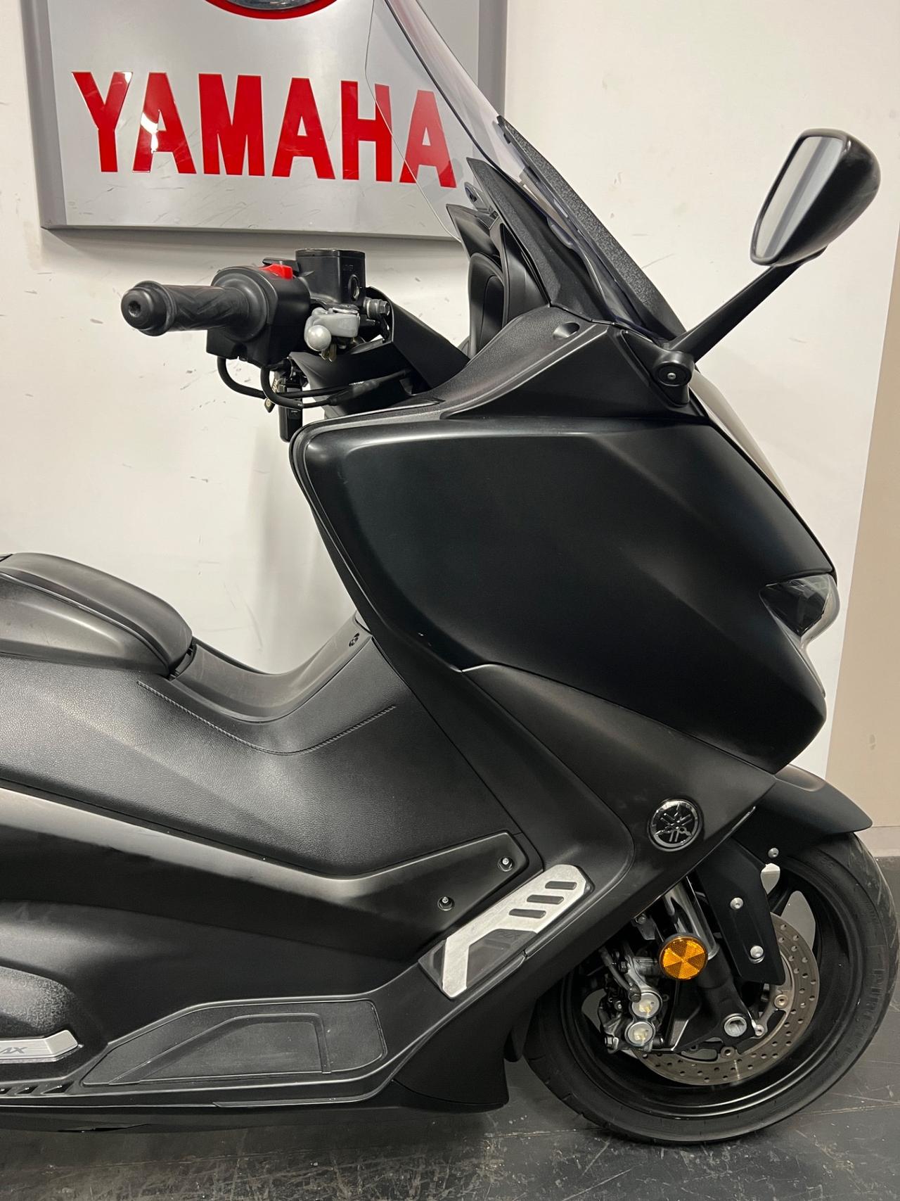Yamaha TMAX 560