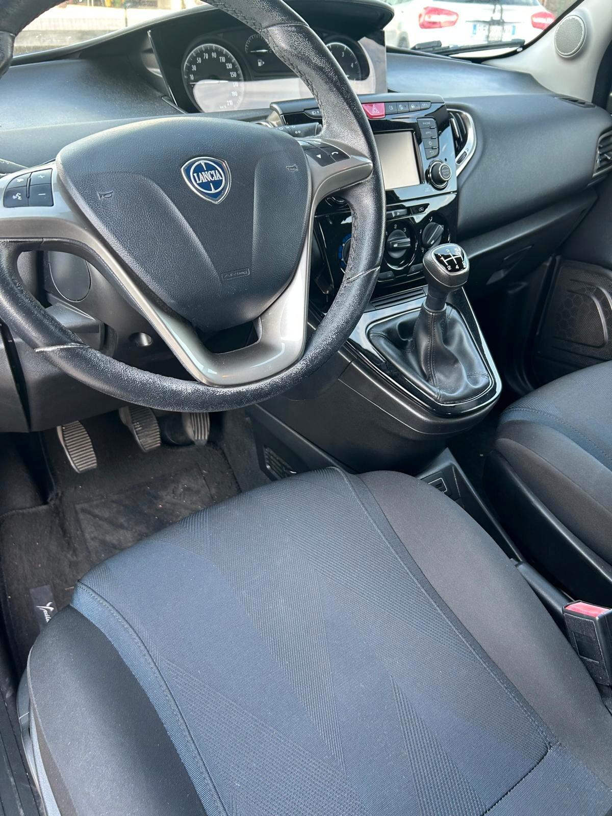 Lancia Ypsilon 1.3 MJT 16V 95 CV 5 porte S&S Gold OK NEO PATENTATI