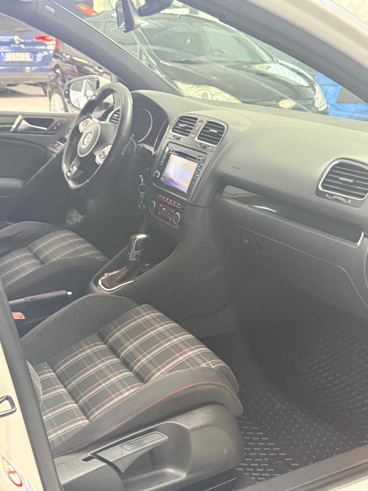 Volkswagen Golf GTI 2.0 TSI DSG 5p.