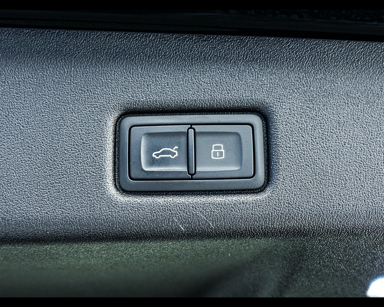 AUDI Q5 3ª serie - Q5 SPB TDI 150 kW mHEV+ S tronic quattro S line edition