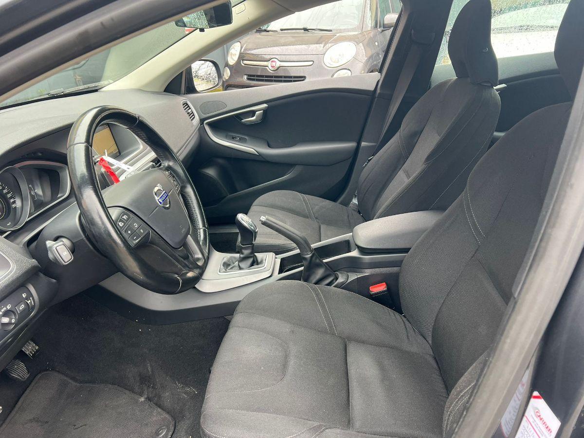 VOLVO - V40 - 1.6 D2 Summum