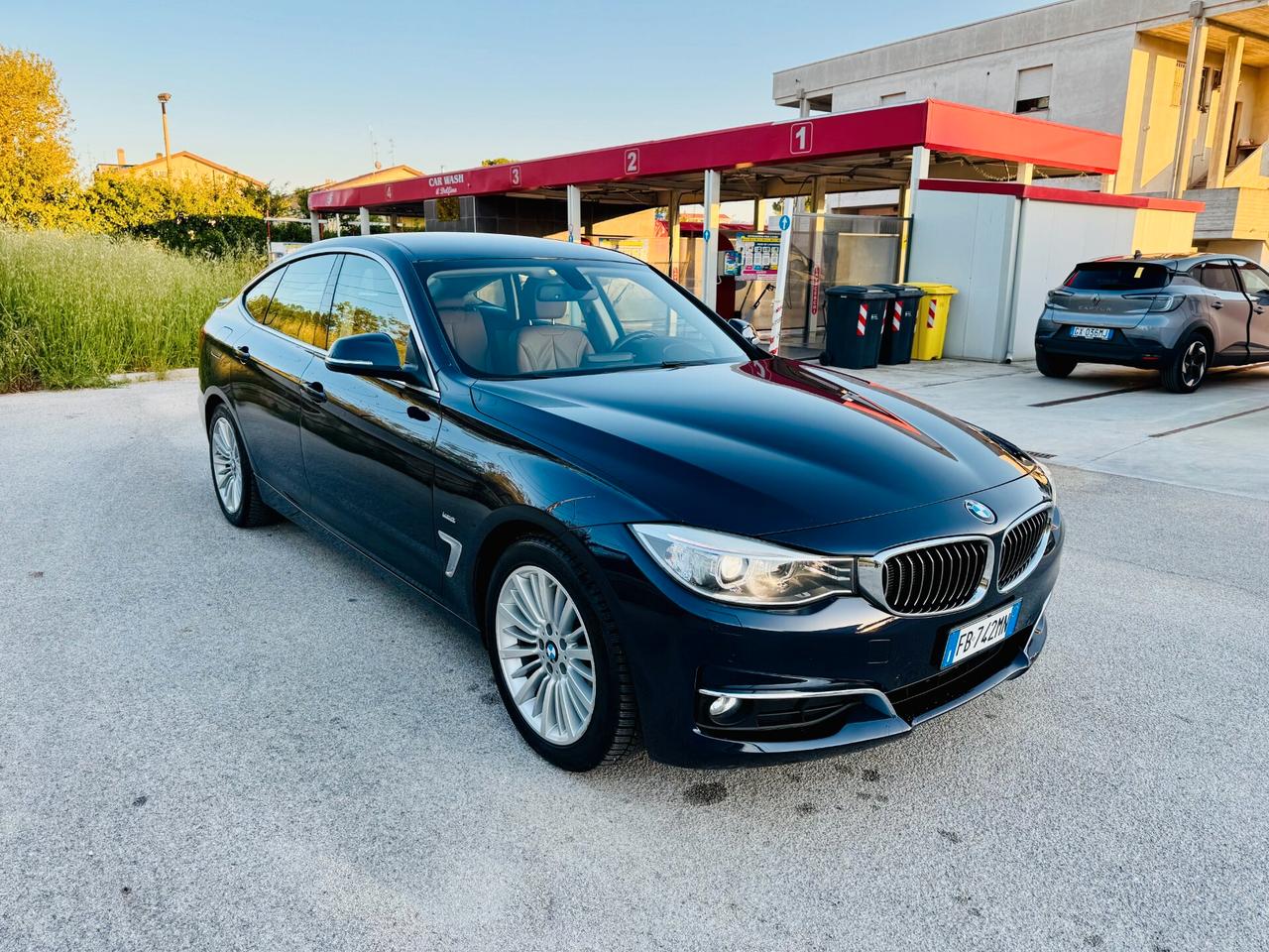 BMW 318d GT Luxury - LED / Navi