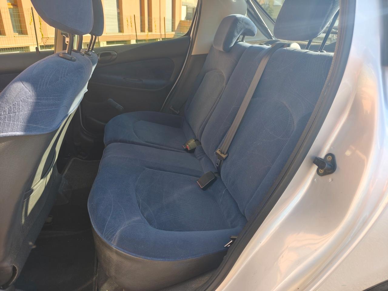 Peugeot 206 1.1 Benz 55 Milà km 5 porte XT