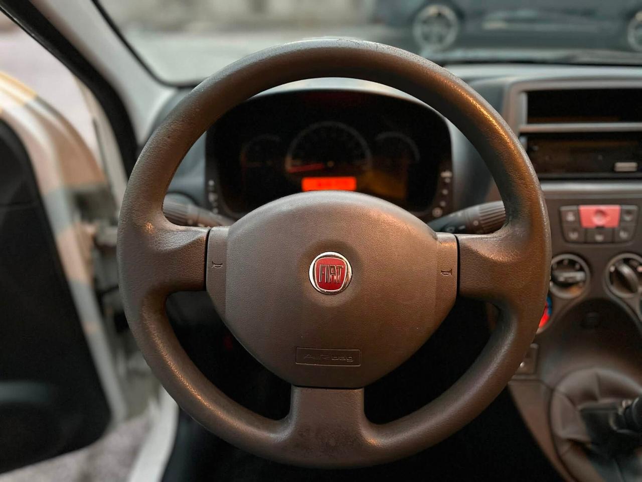 Fiat Panda 1.4 leggermente grandinata neopatentati