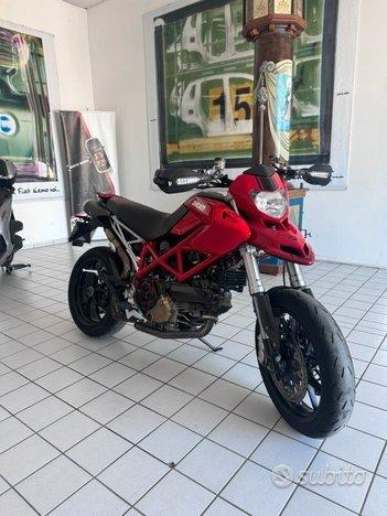 Ducati hypermotard 1100