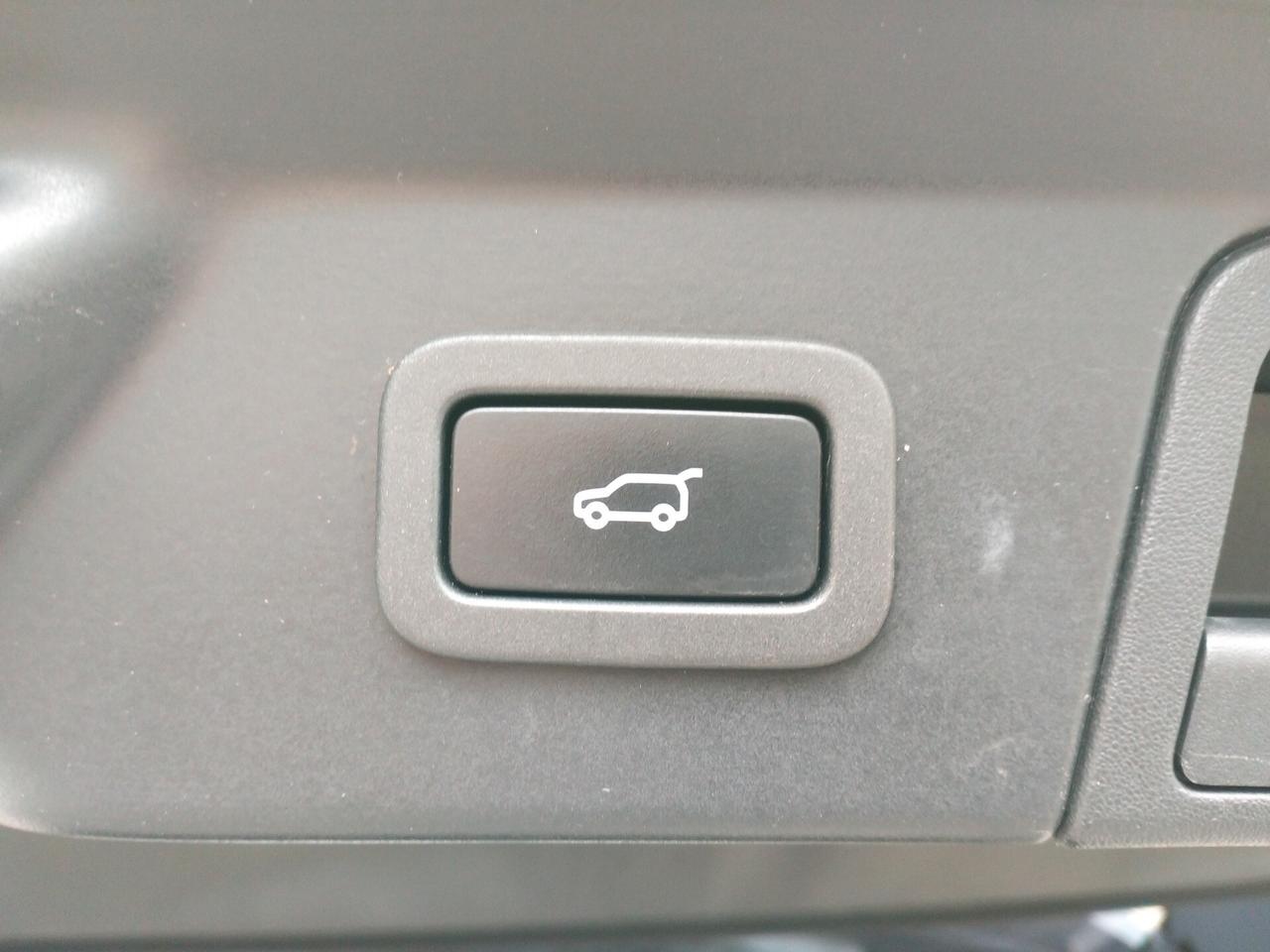 Land Rover Range Rover Velar 2.0d i4 R-Dynamic SE 180cv auto my19