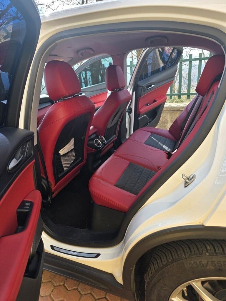 Alfa Romeo Stelvio 2.2 Turbodiesel 190 CV AT8 RWD Executive