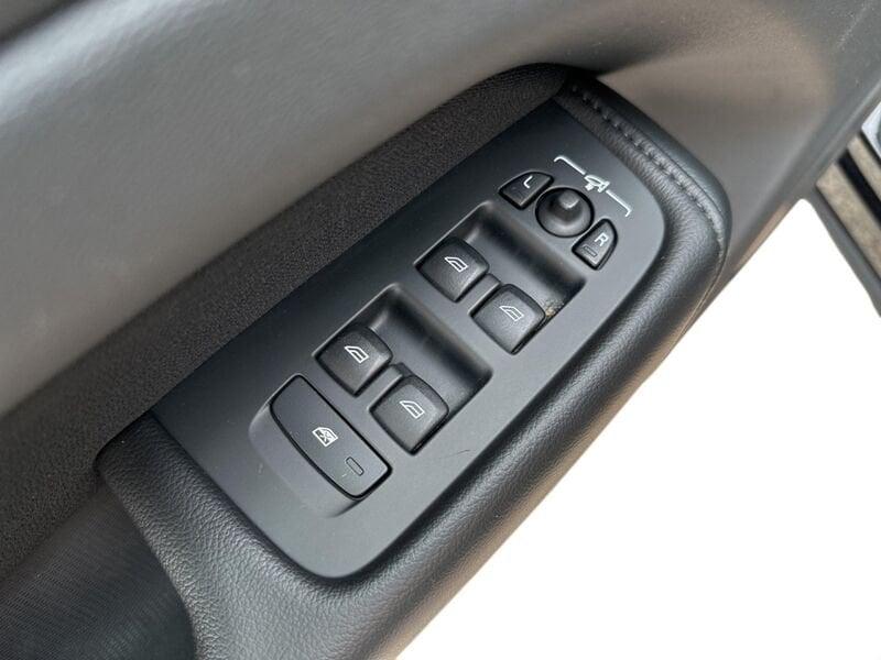 Volvo XC60 B4 AWD 211 Cv Geartronic Momentum Pro