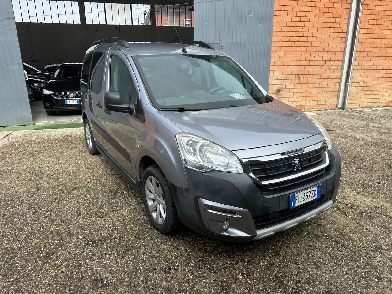 Peugeot Partner Tepee BlueHDi 100 Outdoor