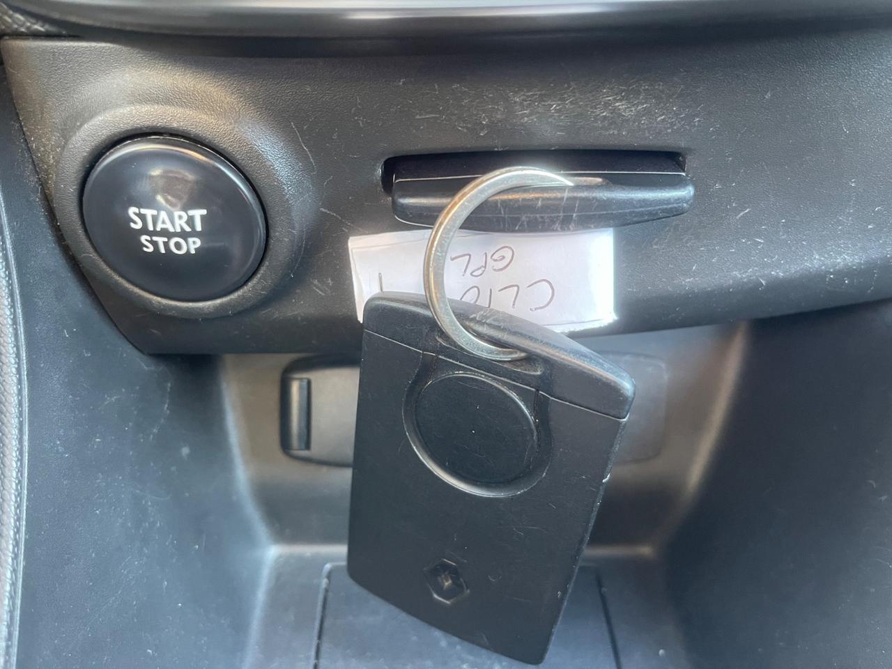 Renault Clio 1.2 75CV GPL 5 porte Costume National