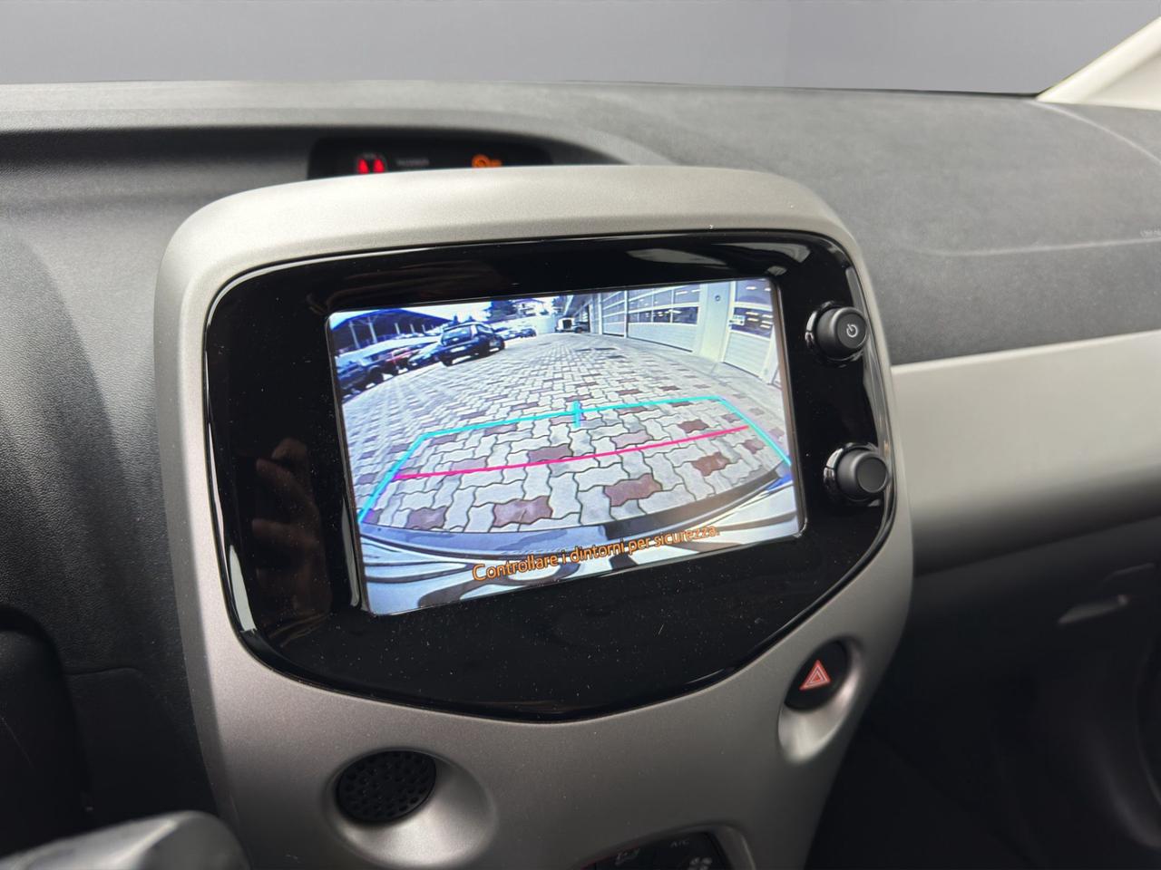 Toyota Aygo 5p 1.0 x-play tss