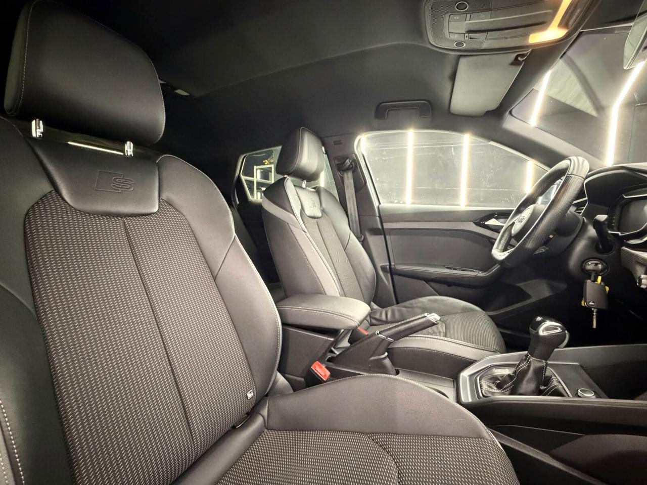 Audi A1 3XS LINE-S TRONIC-110CV-NEOPATENTATI-AUTOMATICA-KM CERTIFICATI-12MESI GARANZIA-PERMUTE