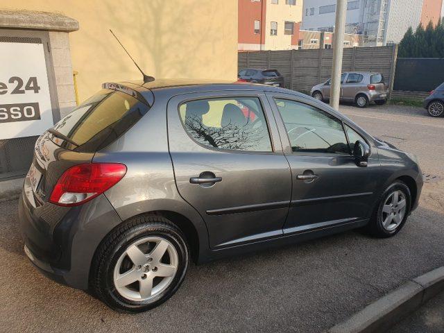 PEUGEOT 207 1.4 HDi 70CV 5p. X Line Business NEOPATENTATI