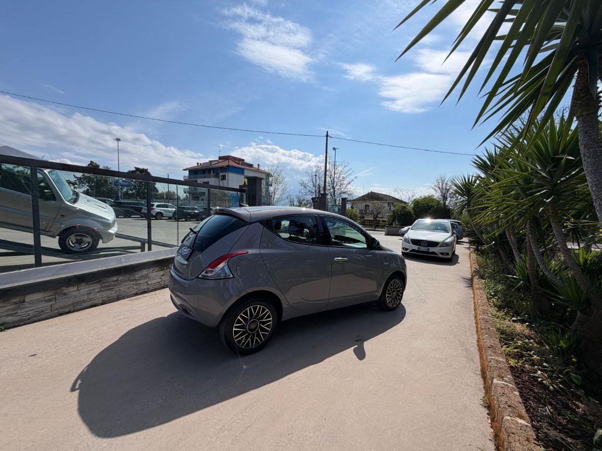 LANCIA - Ypsilon - 1.0 FireFly 5p.S&S Hyb. Eco A.F.