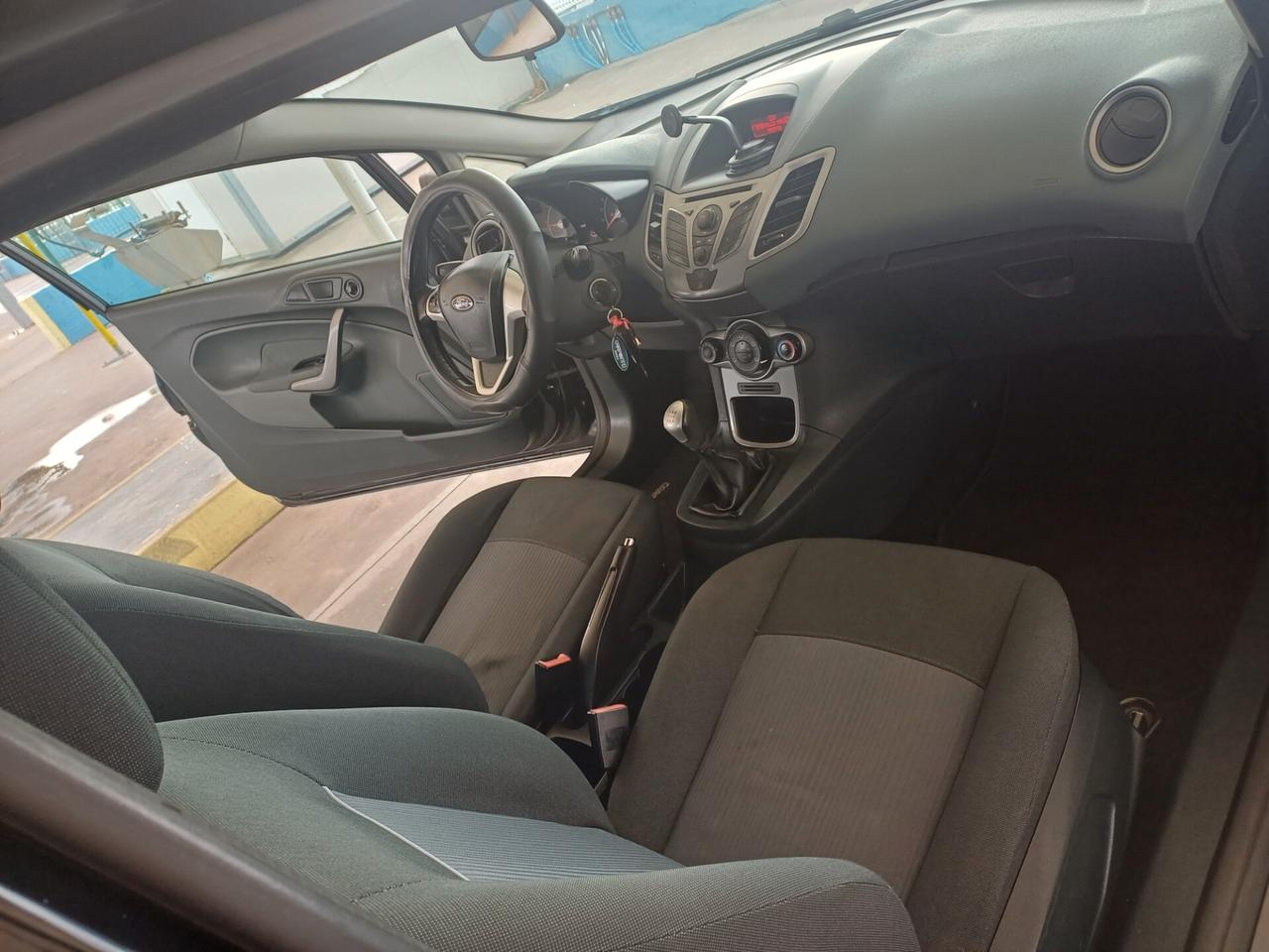 Ford Fiesta 1.4 TDCi 70CV 3 porte Titanium 2012