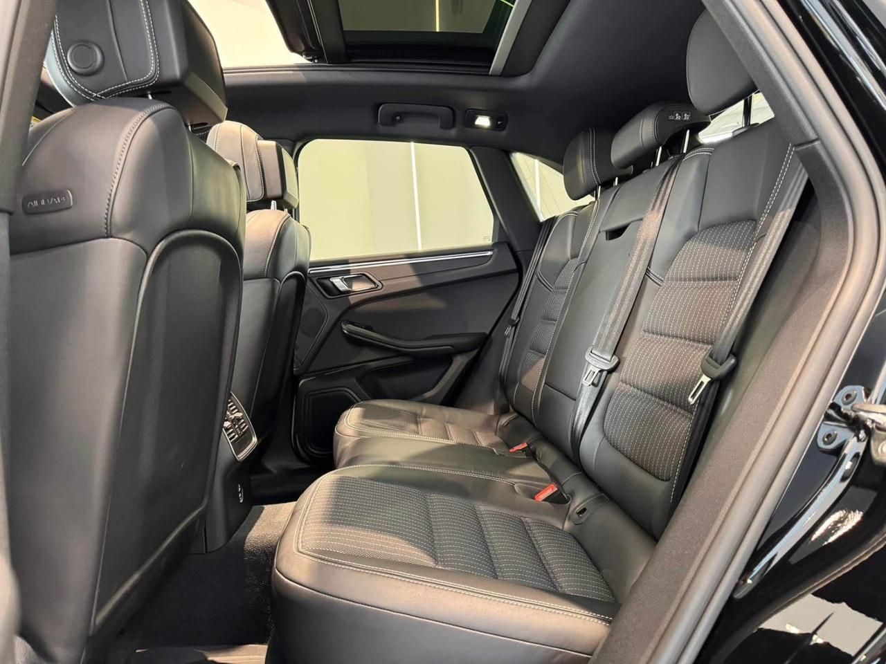 Porsche Macan 2.0 T 265cv scarico ,tetto apribile in garanzia