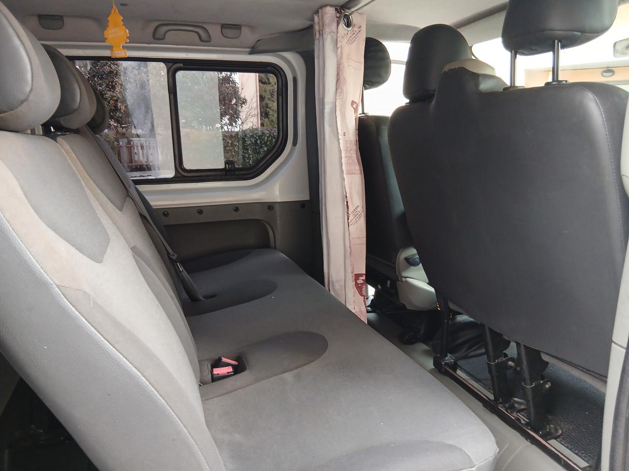 Renault Trafic 2.0 Cdi 115 cv 9 posti Passenger Black Edition +gancio traino