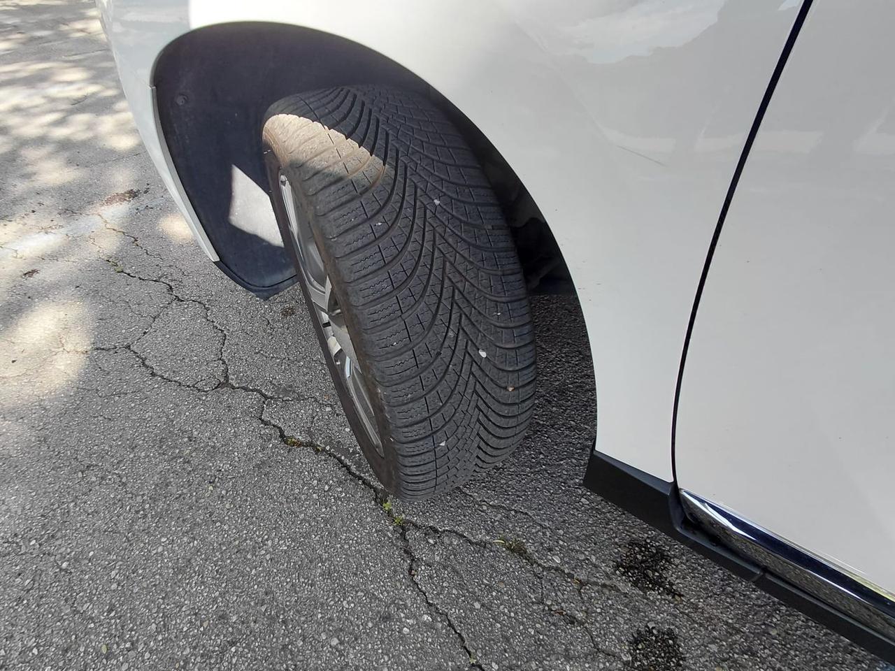 Peugeot 2008 Allure 1.6 Blue HDI 100 #10511