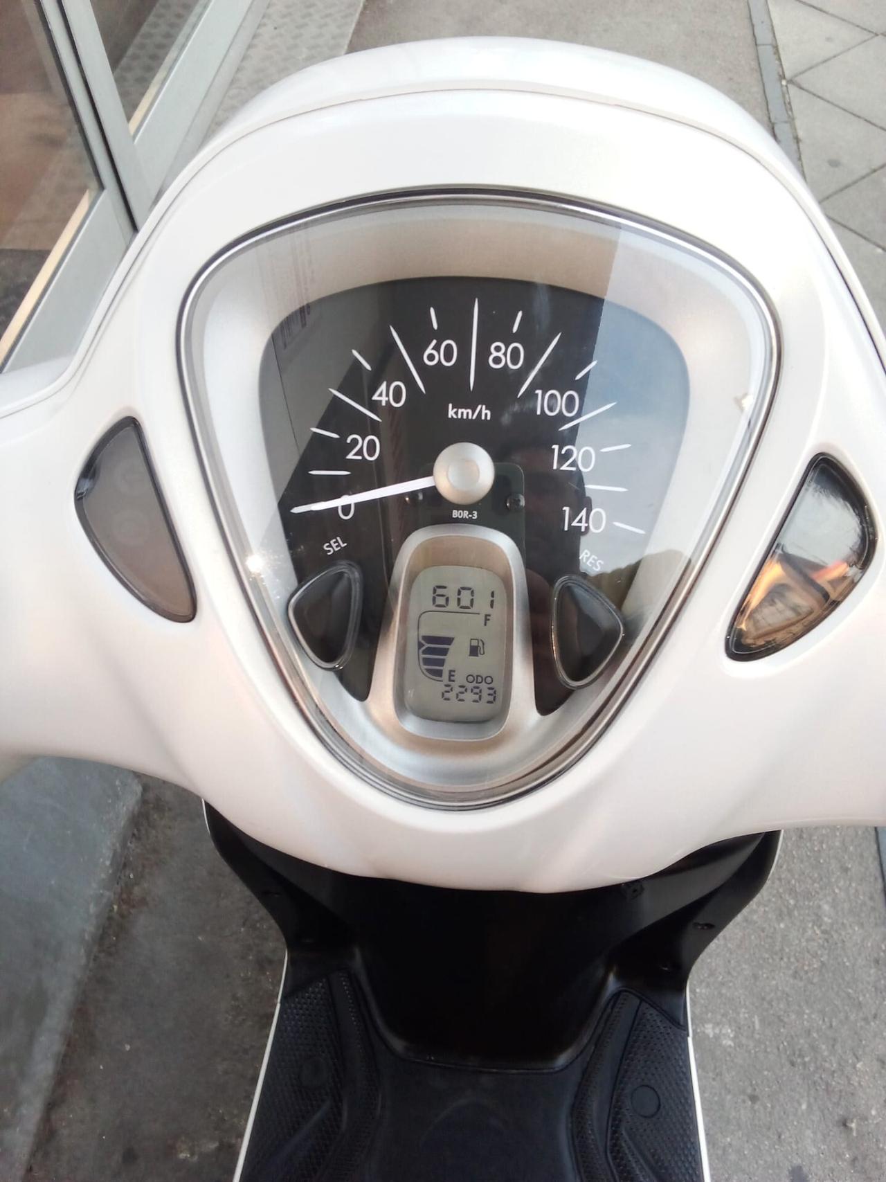 Yamaha D'elight 125