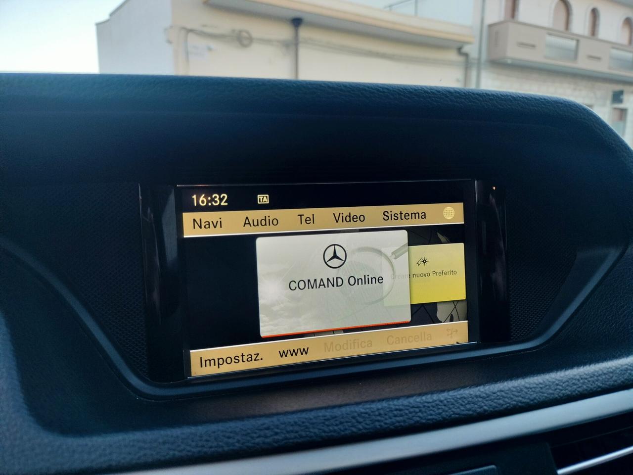 Mercedes-benz E 220 CDI BlueEFFICIENCY Avantgarde 156.000km