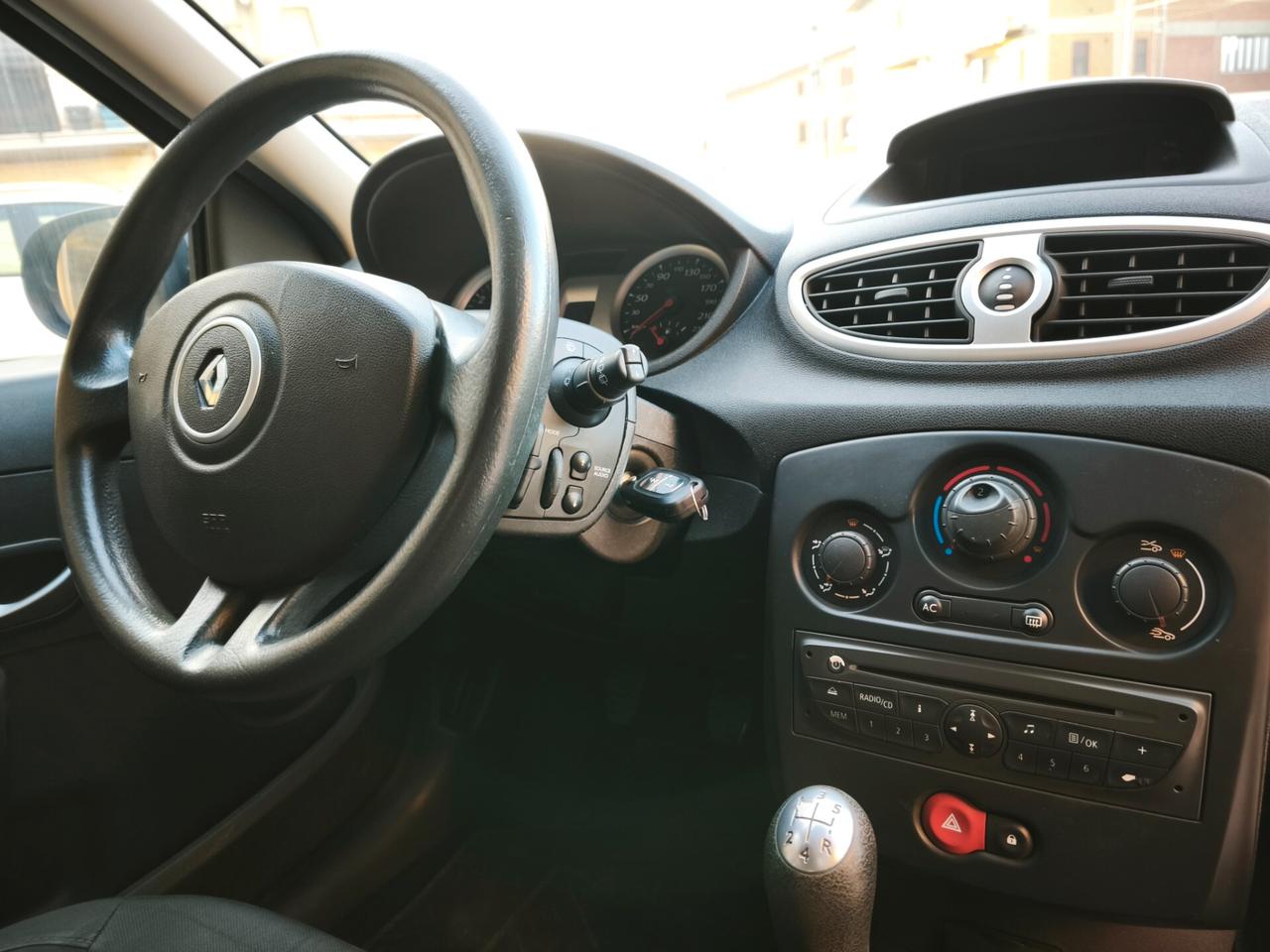 Renault Clio 1.2 NOLEGGIO SENZA CARTA