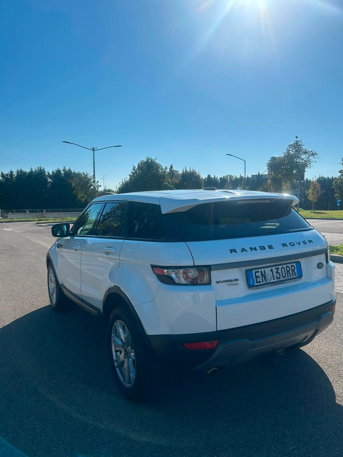 Land Rover Range Evoque 2.2 TD4 5p. Prestige