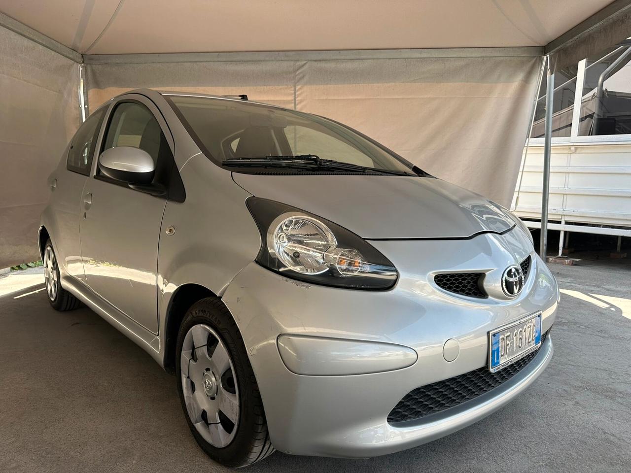 Toyota Aygo 1.0 12V VVT-i 5 porte Sol