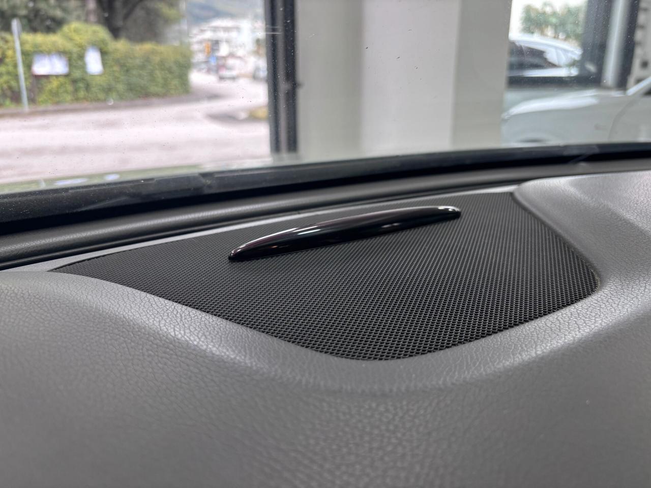 MERCEDES-BENZ A180D PREMIUM AMG TETTO-NAVI-LED