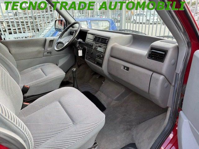 VOLKSWAGEN Transporter 2.5 Cat. Caravelle GL