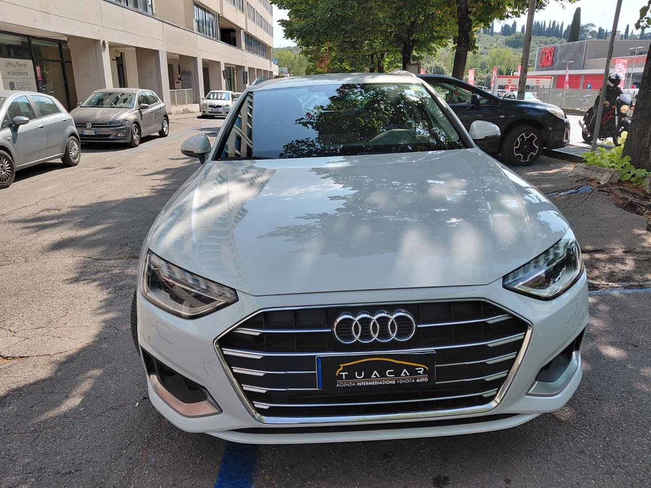 Audi A4 Business Advanced 40g-tron #11848