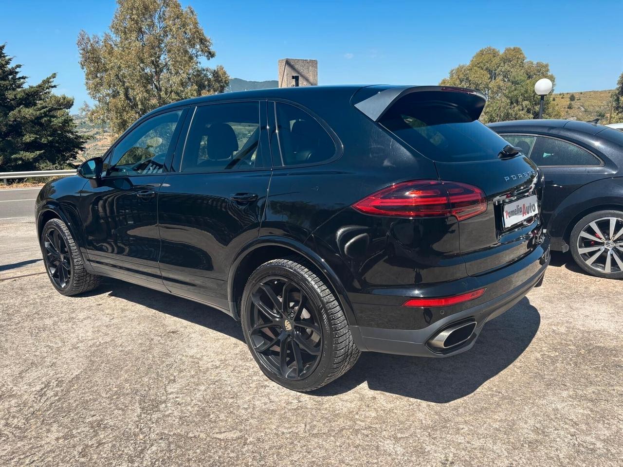 Porsche Cayenne 3.0 Diesel Platinum Edition - 2018