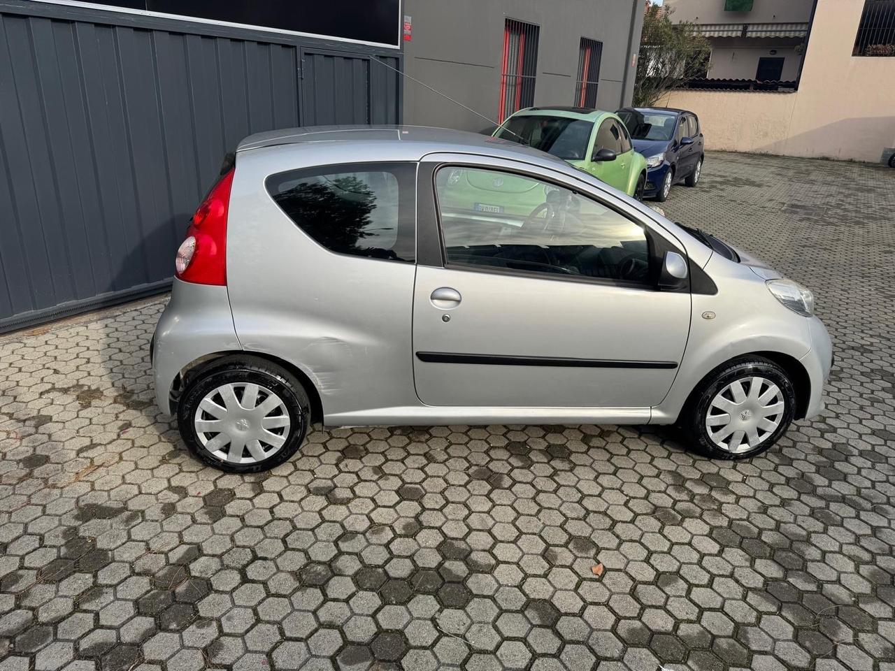 Peugeot 107 1.0 Benzina Neopatentati