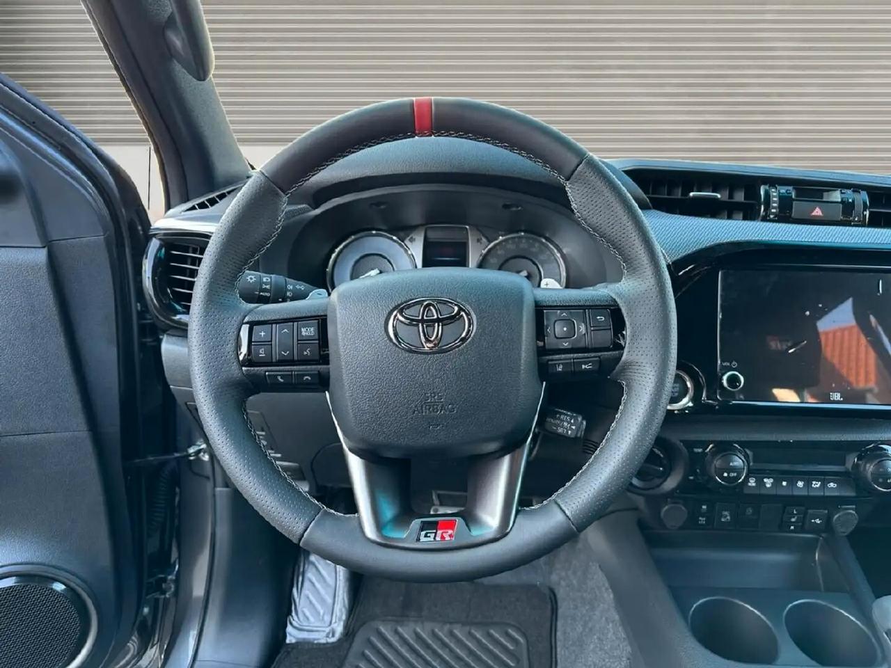 TOYOTA HILUX GR - KM ZERO