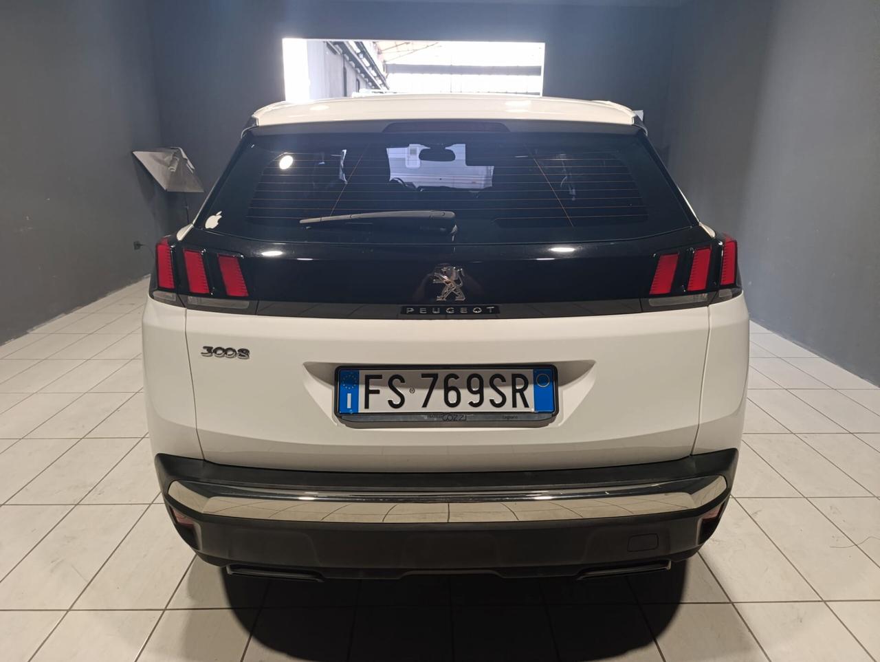 Peugeot 3008 del 2018 - AUTOMATICA 140.000 km -