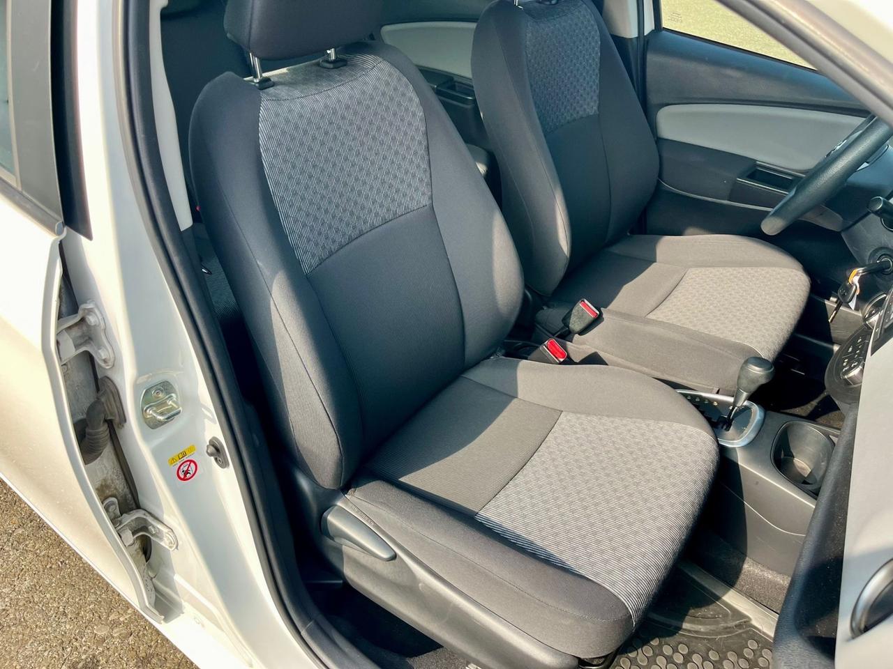 Toyota Yaris 1.5h 2015 61.000km pari al nuovo