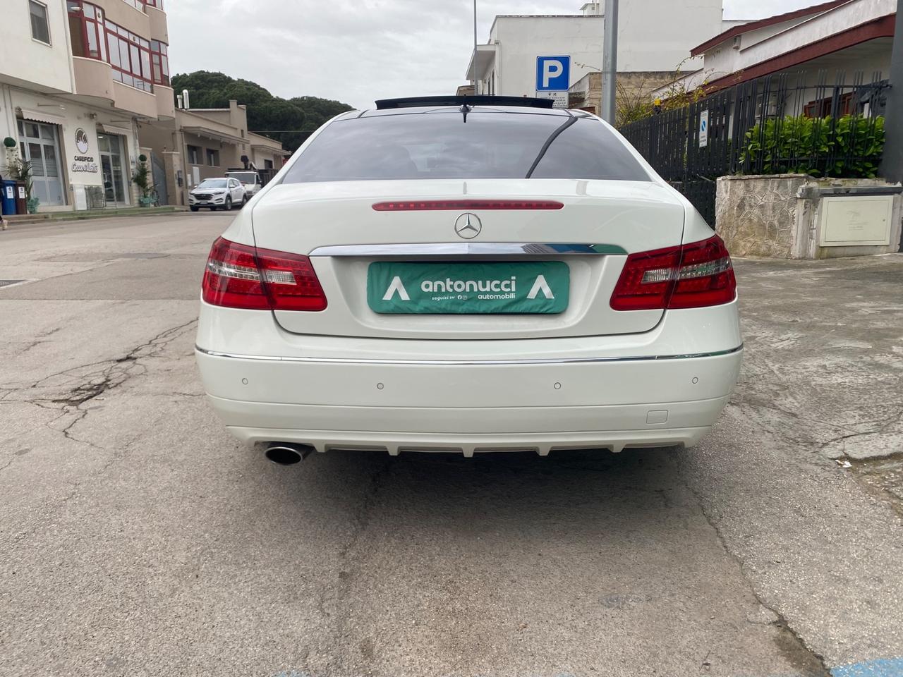 Mercedes-benz E 220 CDI Coupé BlueEFFICIENCY