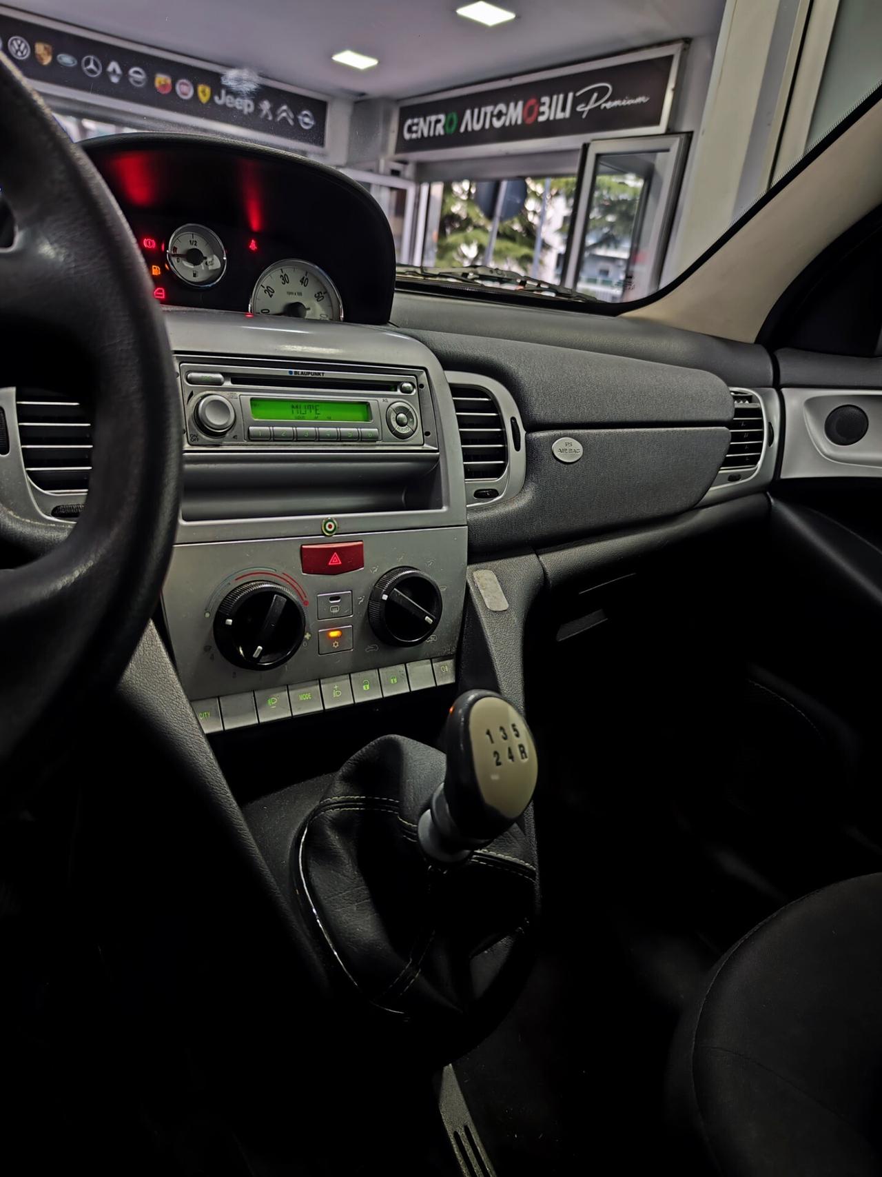 Lancia Ypsilon 1.4 77cv Oro Ecochic GPL