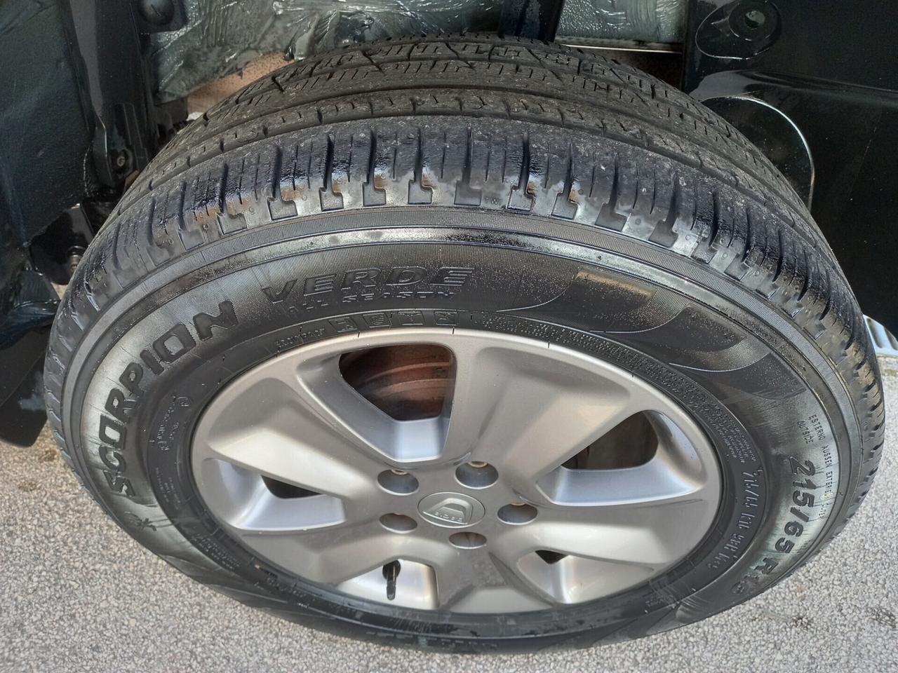 Dacia Duster 1.6 Gpl di Serie 105CV 4x2 Lauréate