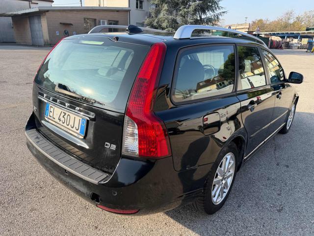VOLVO V50 D2 R-design senza nessun lavoro da fare