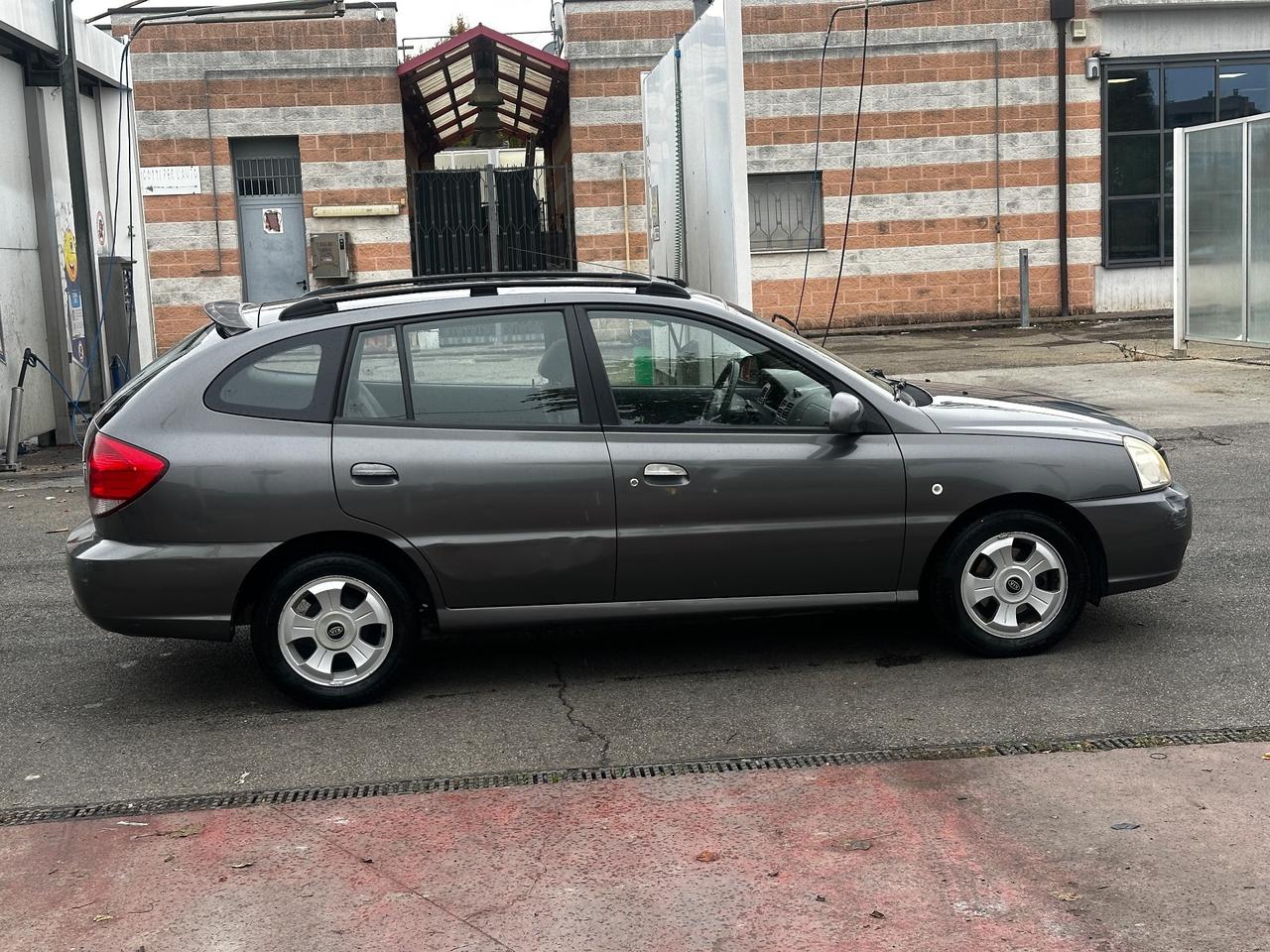 Kia Rio 1.5i 16V cat 5 porte LS Top
