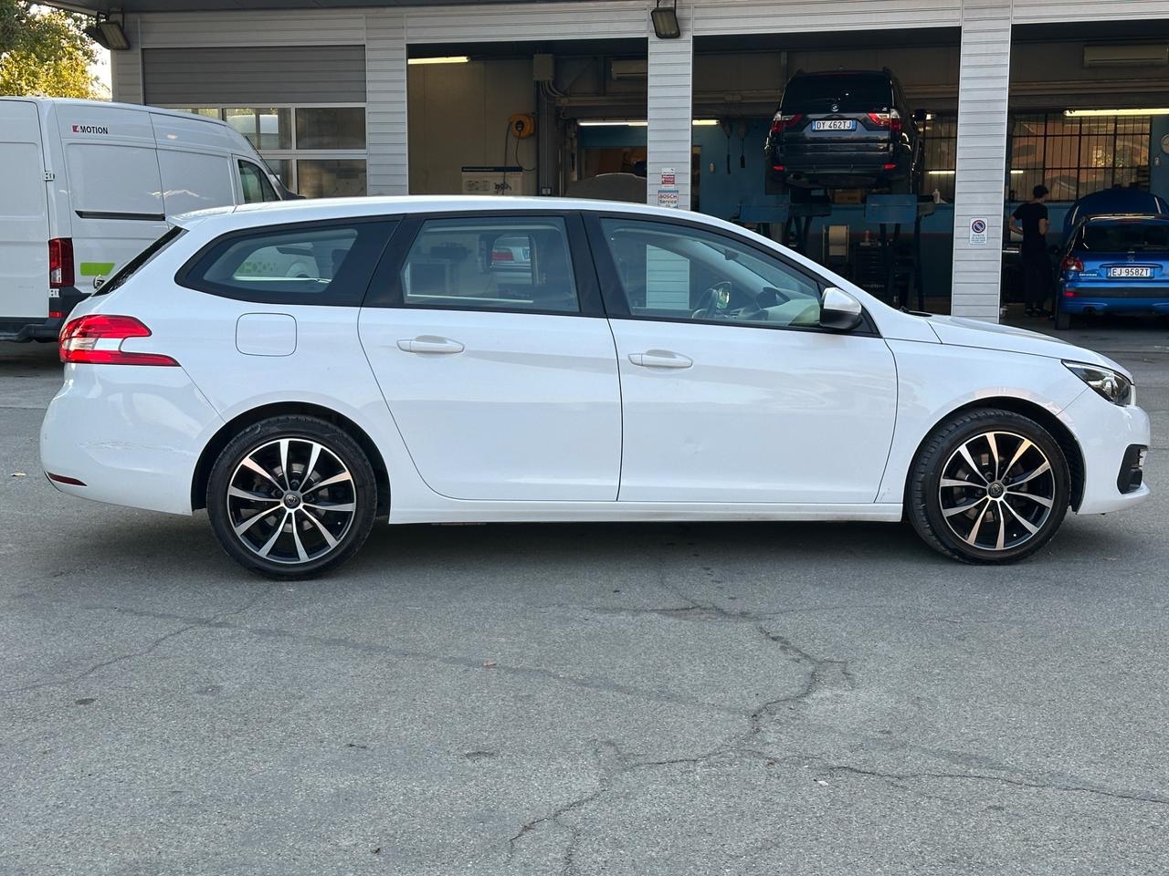 Peugeot 308 BlueHDi 130 S&S SW GT Line