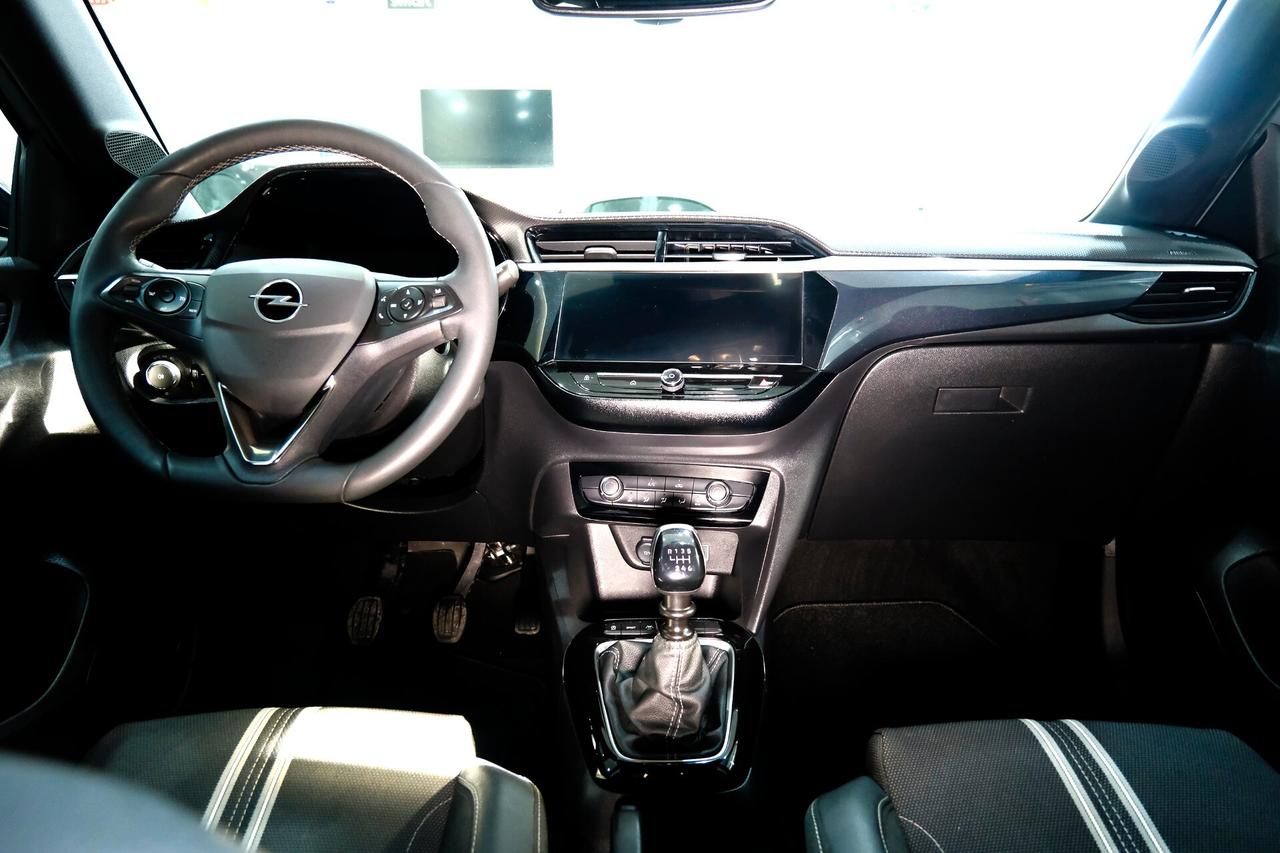 Opel Corsa 1.2 TURBO 100cv GS Line