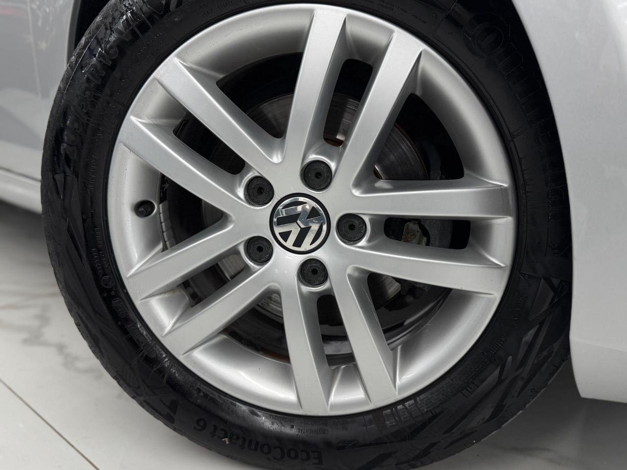 Volkswagen Golf 1.6TDI Highline fULL oPTIONAL