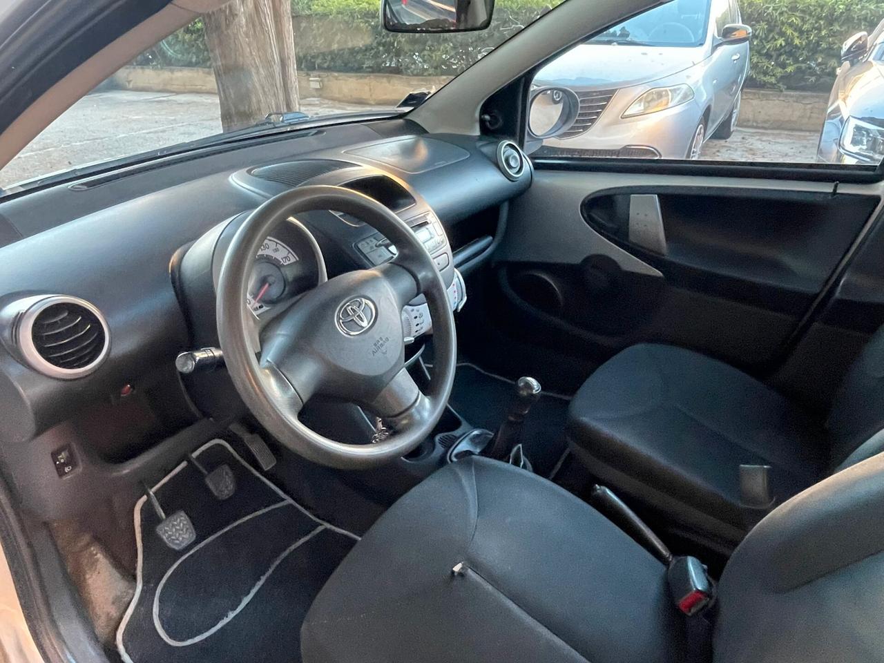 Toyota Aygo 1.0 12V VVT-i 5 porte Lounge Connect